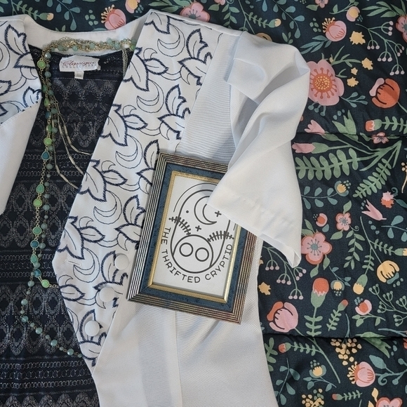 Vintage | Classique Collections | XL | Embroidered - Picture 11 of 13